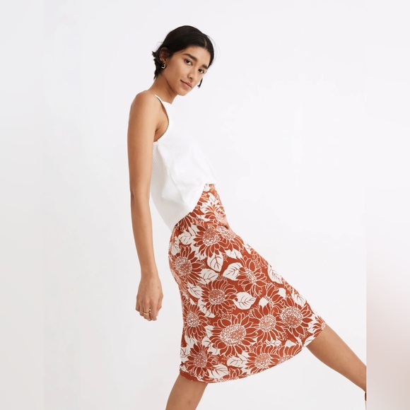Madewell silk midi slip skirt in sunflower season - Picture 2 of 10